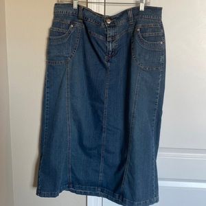 Denim skirt size 14 Avenue Blues
